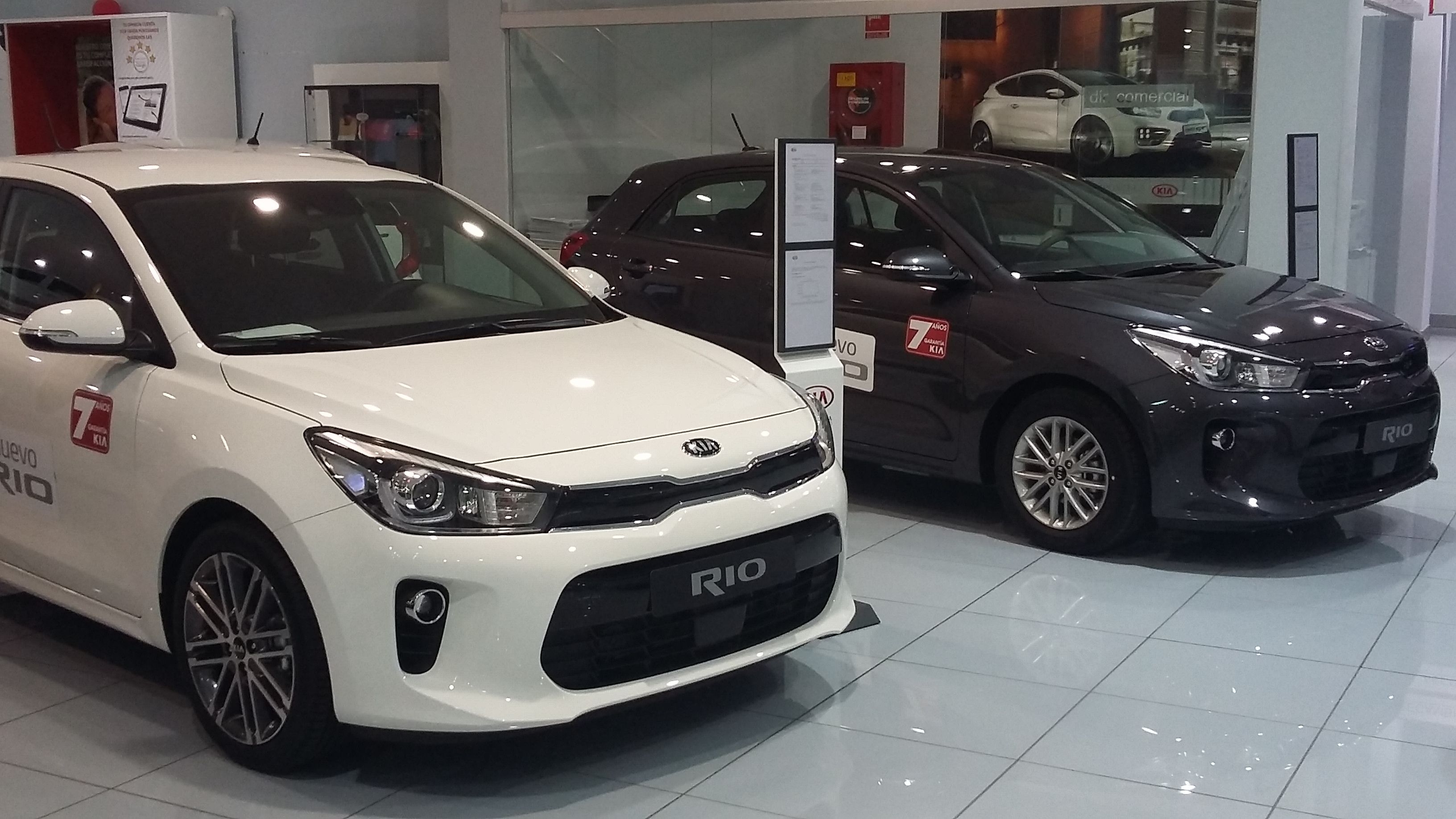 Nuevo Kia Rio - Sorprenderá por dentro y por fuera. Desde sólo 9.900 €*. Nuevo Kia Rio - Sorprenderá por dentro y por fuera. Desde sólo 9.900 €*.