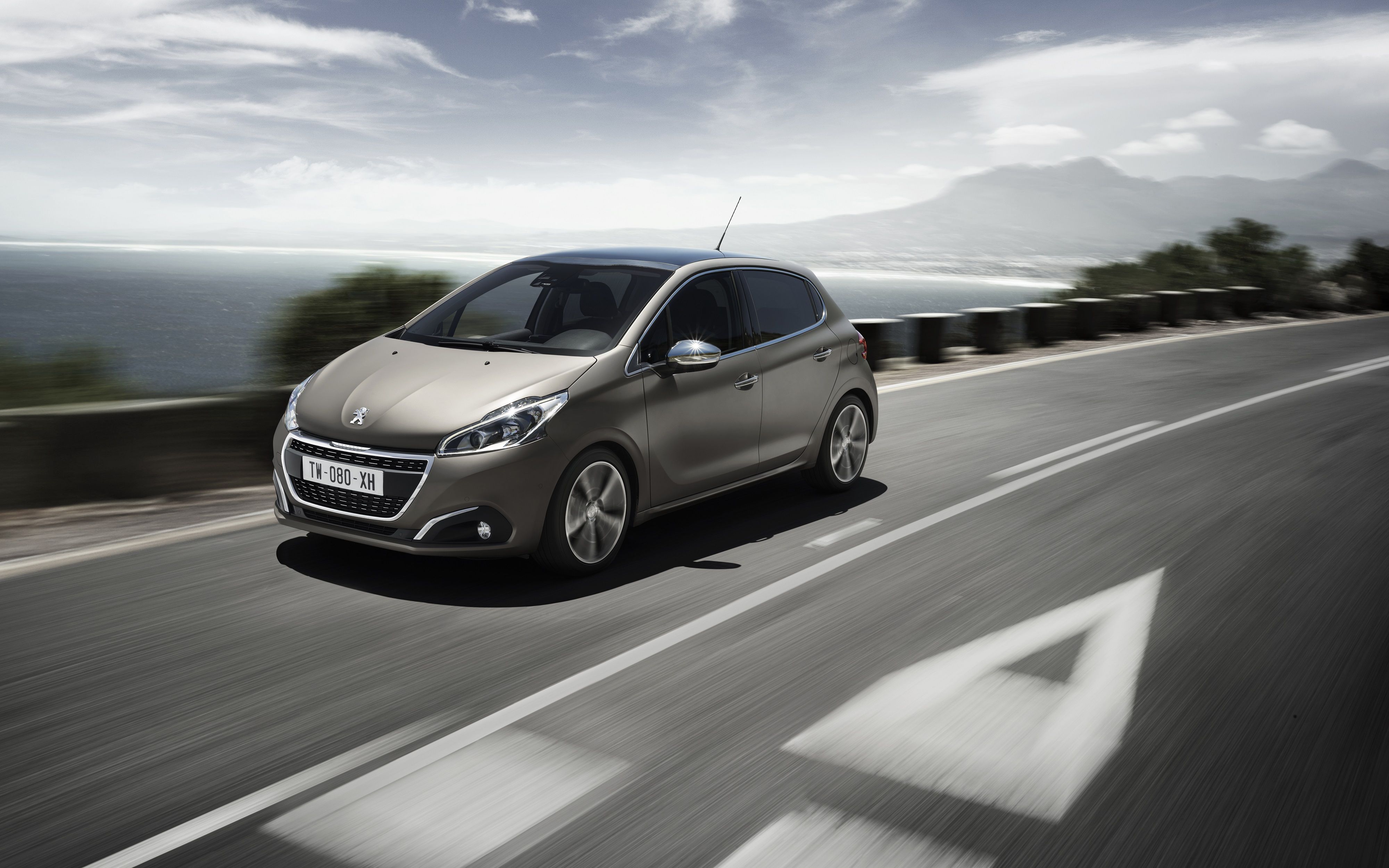 El Peugeot 208 estrena la tecnología Pure Efficiency en el motor gasolina PureTech 82 S&S El Peugeot 208 estrena la tecnología Pure Efficiency en el motor gasolina PureTech 82 S&S