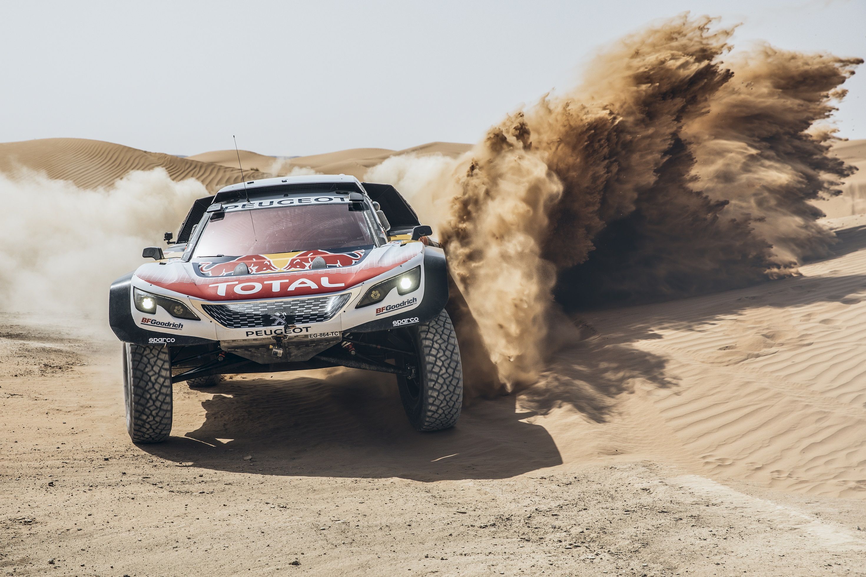El Team Peugeot Total completa su última sesión de entrenamiento: el "Dream Team", listo para el Dakar 2018 El Team Peugeot Total completa su última sesión de entrenamiento: el "Dream Team", listo para el Dakar 2018