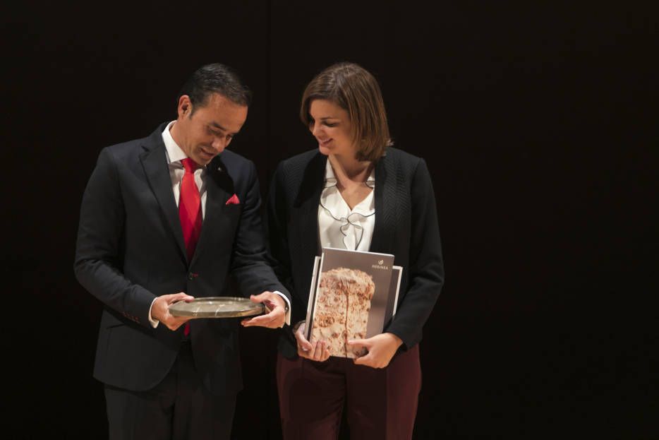 J.R. VALLE, PATROCINADOR DE LOS PREMIOS JOVEN EMPRESARIO J.R. VALLE, PATROCINADOR DE LOS PREMIOS JOVEN EMPRESARIO