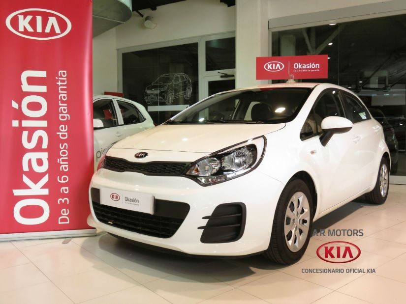 Kia Rio 1.2CVVT Concept Blanco por 9.250€* Kia Rio 1.2CVVT Concept Blanco por 9.250€*