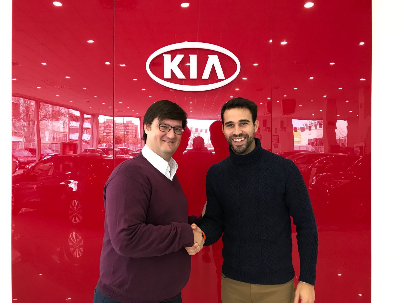 Autosalduba firma un nuevo contrato de colaboración con Alex Lamata Autosalduba firma un nuevo contrato de colaboración con Alex Lamata