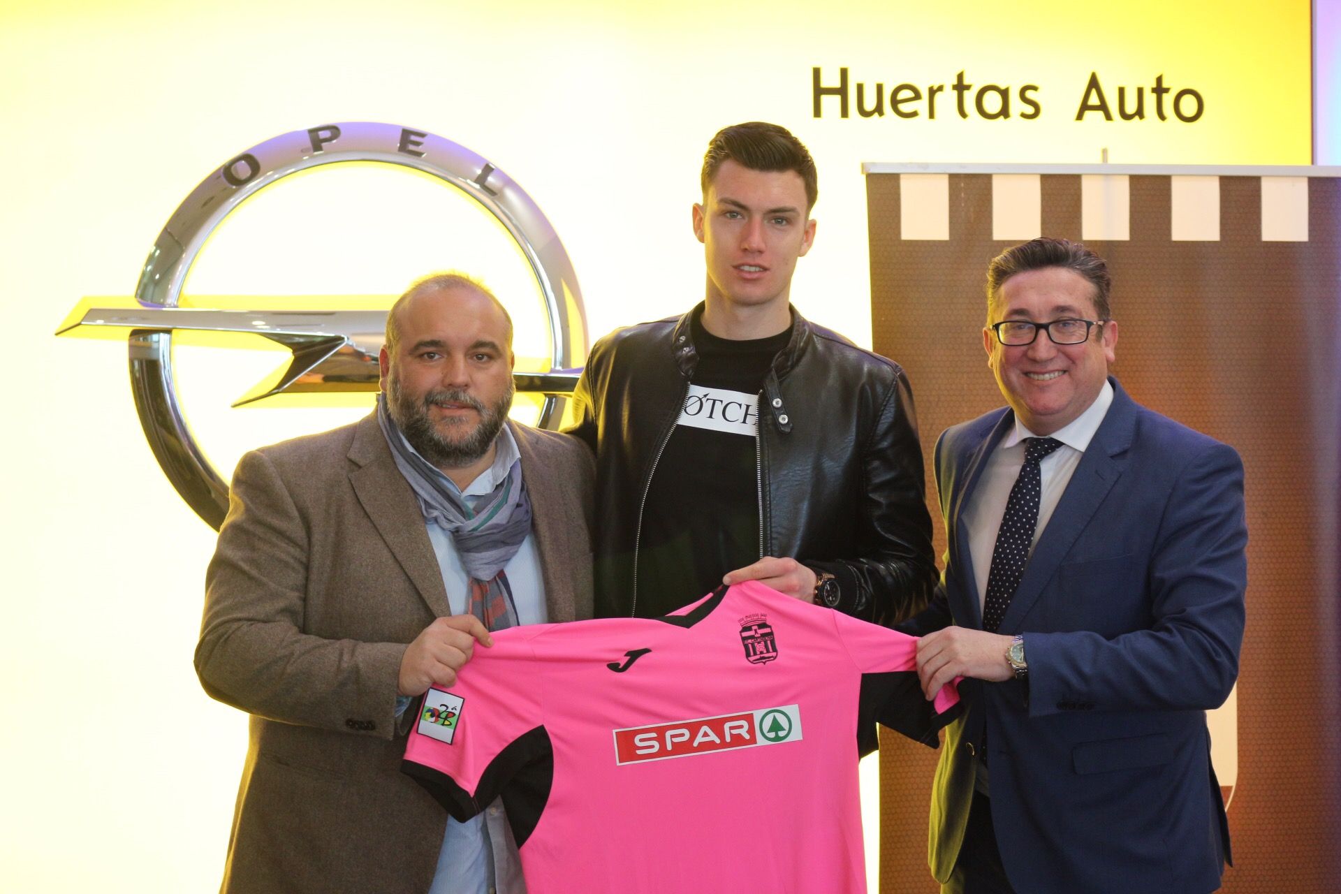 Alex Craninx ha sido presentado en Huertas Auto, el concesionario Opel Cartagena Alex Craninx ha sido presentado en Huertas Auto, el concesionario Opel Cartagena