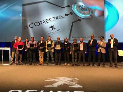Premio a la labor Comercial por parte de Peugeot Premio a la labor Comercial por parte de Peugeot