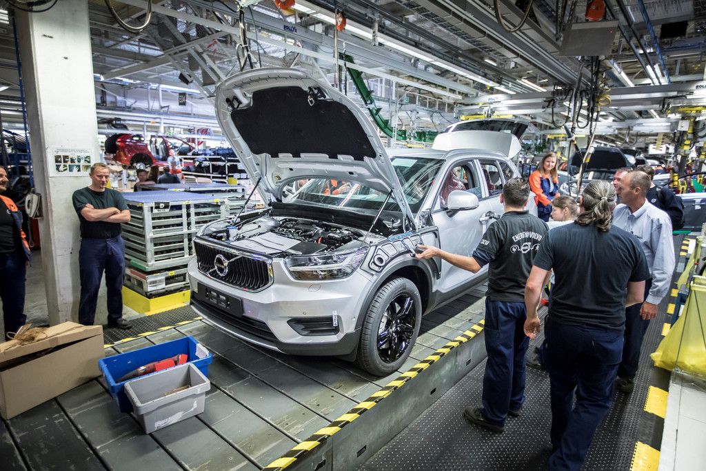 El tecnológico Volvo XC40 tendrá versión eléctrica y un nuevo motor tricilíndrico El tecnológico Volvo XC40 tendrá versión eléctrica y un nuevo motor tricilíndrico