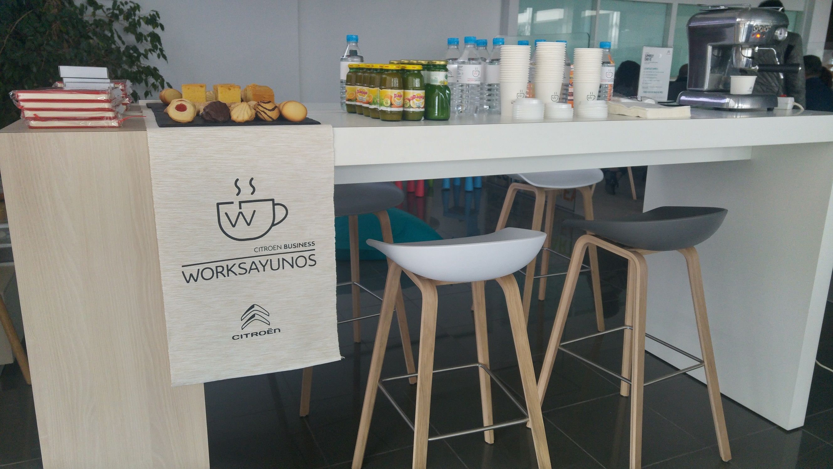 ÉXITO DEL DESAYUNO B2B CITROËN PARA EMPRESAS Y PROFESIONALES ÉXITO DEL DESAYUNO B2B CITROËN PARA EMPRESAS Y PROFESIONALES
