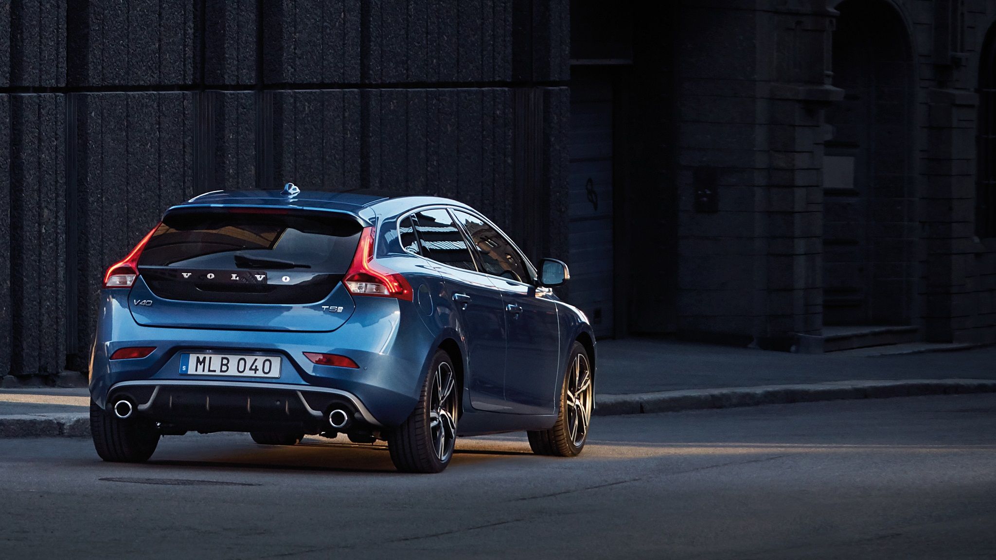 V40 POR 290€/mes V40 POR 290€/mes