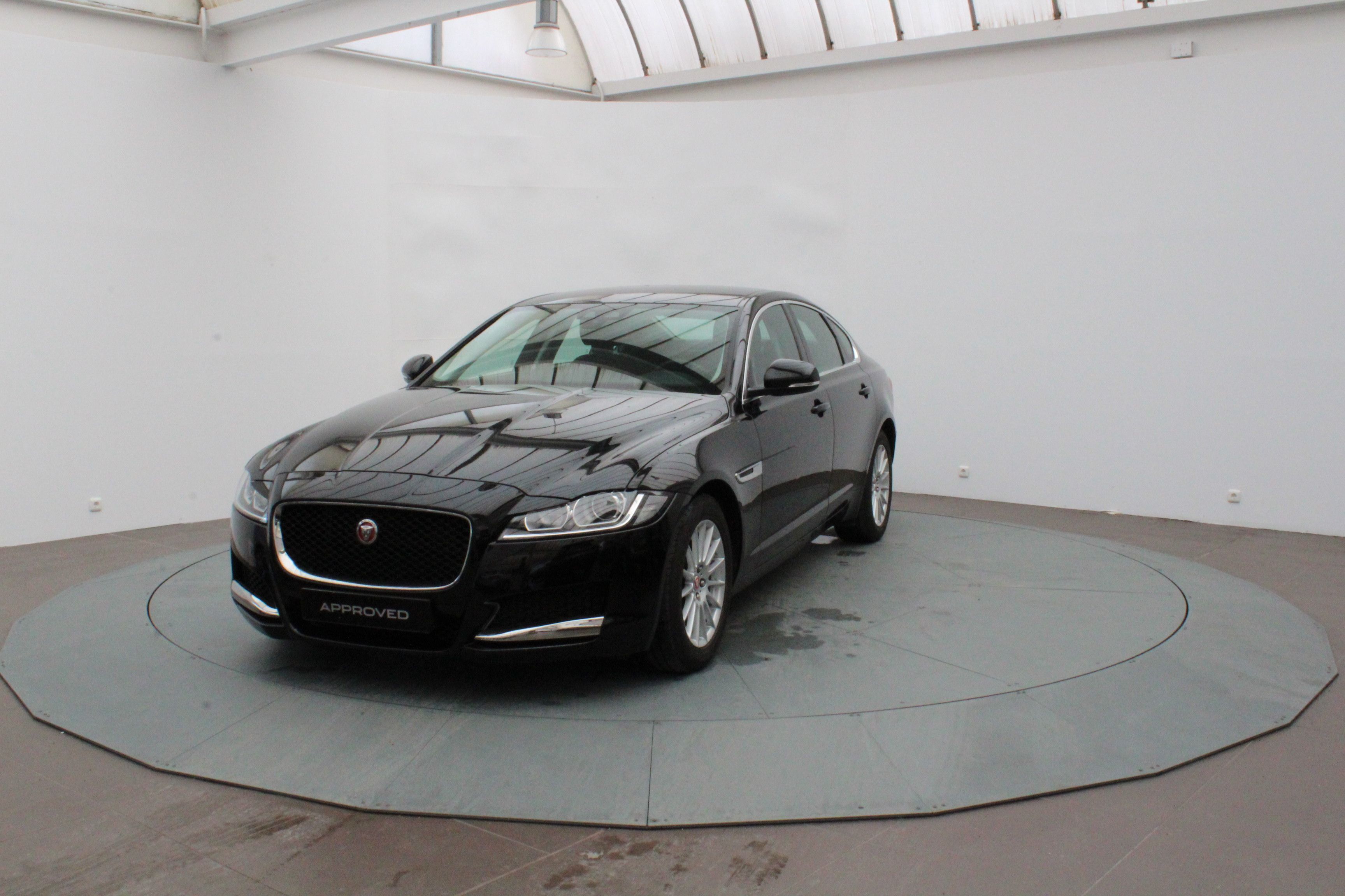 JAGUAR XF PURE AUTOMATICO 180 CV CON 18.000 € DE DESCUENTO JAGUAR XF PURE AUTOMATICO 180 CV CON 18.000 € DE DESCUENTO
