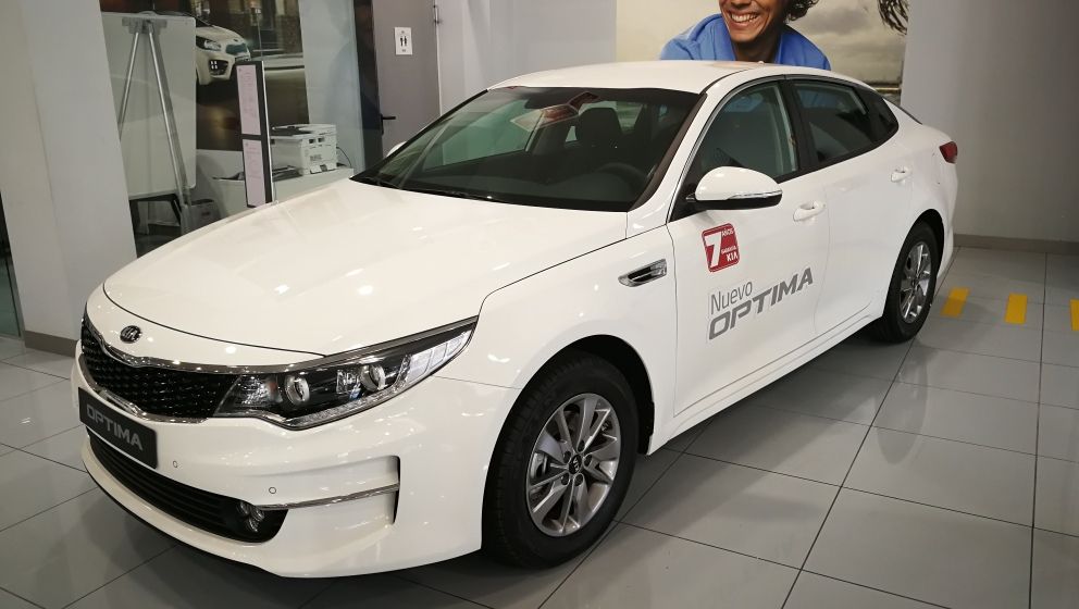 Oferta Berlina-Primavera. Un coche espectacular para disfrutar del viaje que deseas POR SOLO 240€*/MES Oferta Berlina-Primavera. Un coche espectacular para disfrutar del viaje que deseas POR SOLO 240€*/MES
