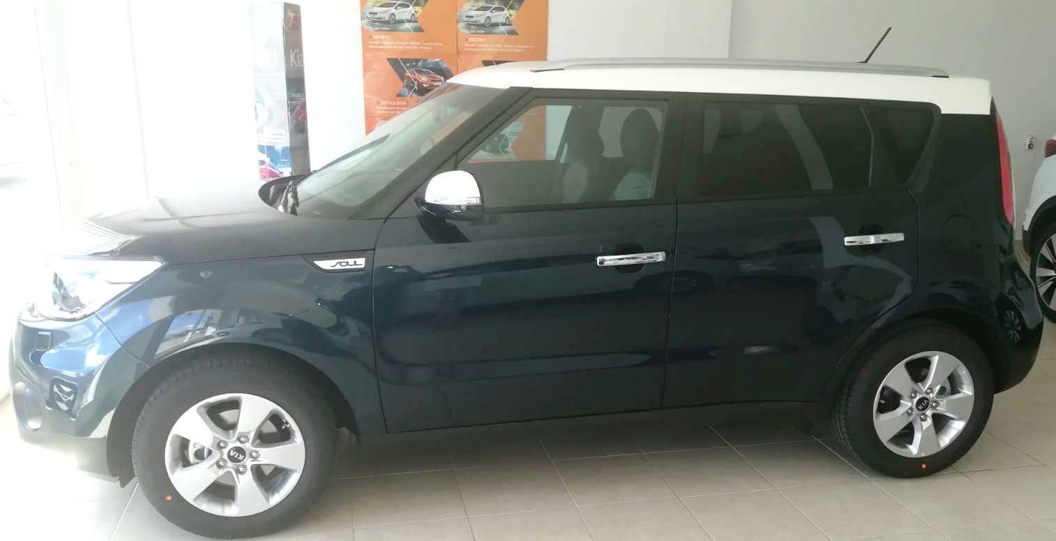 OFERTA KIA SOUL 1.6 GDI DRIVE BITONO BLAU I BLANC PREU: 15.200€ OFERTA KIA SOUL 1.6 GDI DRIVE BITONO BLAU I BLANC PREU: 15.200€