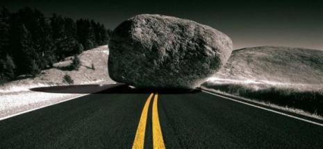 ¿Sabes cómo reaccionar si te encuentras un objeto en medio de la carretera? ¿Sabes cómo reaccionar si te encuentras un objeto en medio de la carretera?