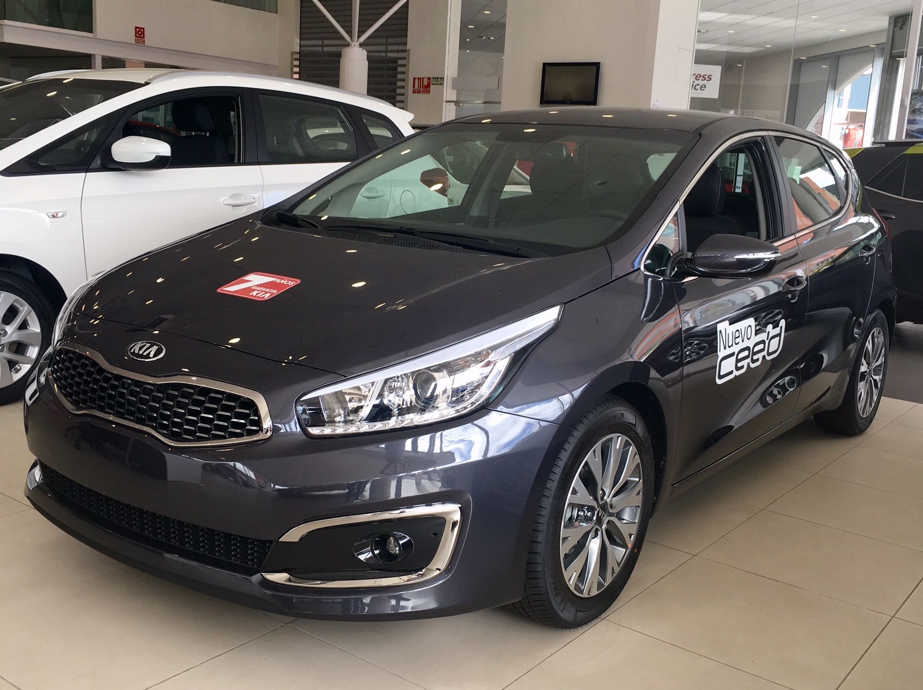 Kia Cee´d 5p 1.0 T-GDi X-Tech17 por 13.868*€ Kia Cee´d 5p 1.0 T-GDi X-Tech17 por 13.868*€