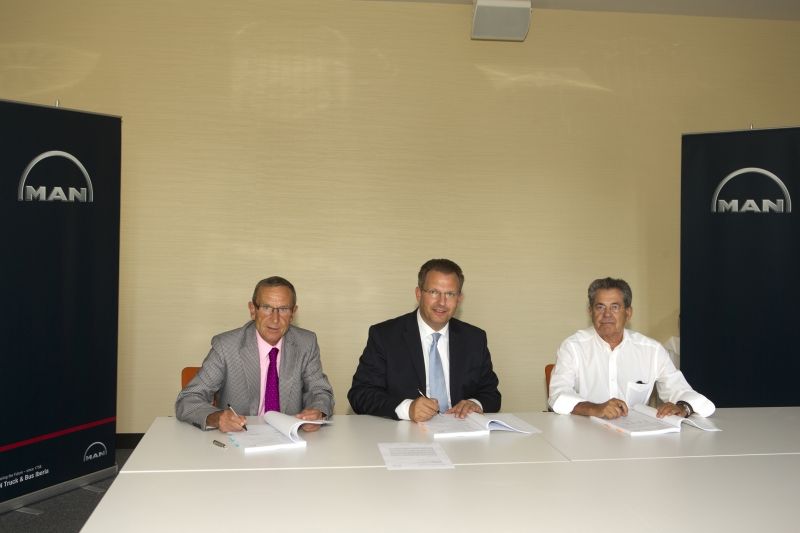 Firma del Nuevo Contrato de Distribución de MAN Firma del Nuevo Contrato de Distribución de MAN