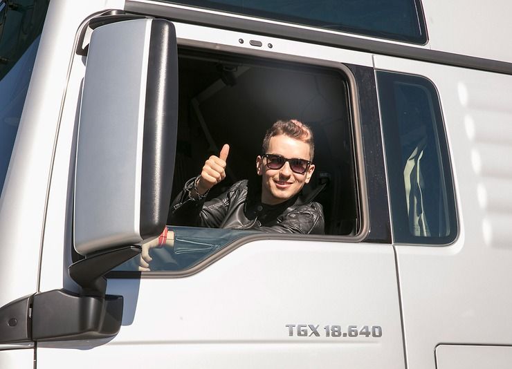 Jorge Lorenzo renueva su confianza en la fiabilidad de MAN para afrontar el Mundial de MotoGP. Jorge Lorenzo renueva su confianza en la fiabilidad de MAN para afrontar el Mundial de MotoGP.