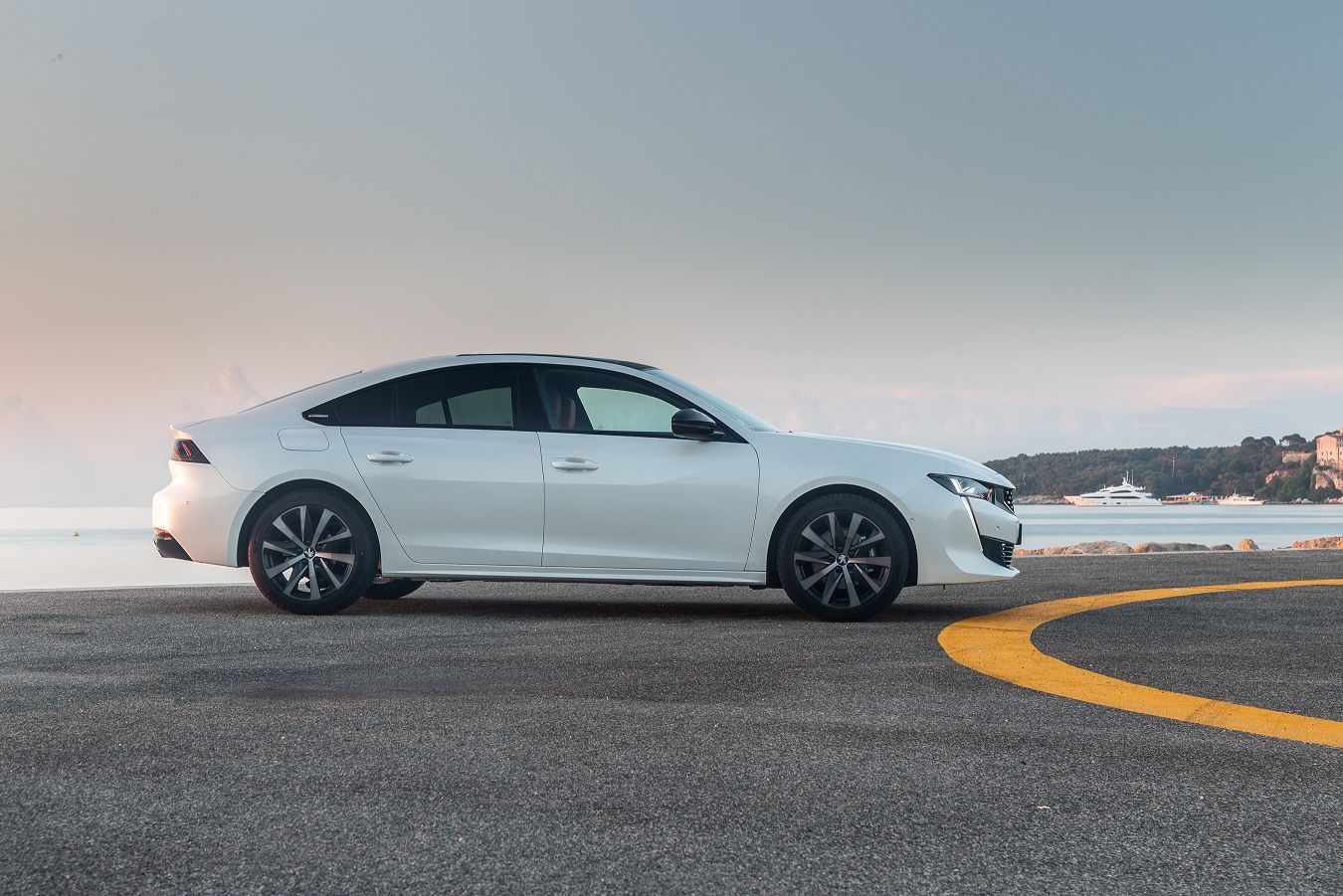Aerodinámica, estética, habitabilidad: los secretos de la altura del Nuevo Peugeot 508 Aerodinámica, estética, habitabilidad: los secretos de la altura del Nuevo Peugeot 508
