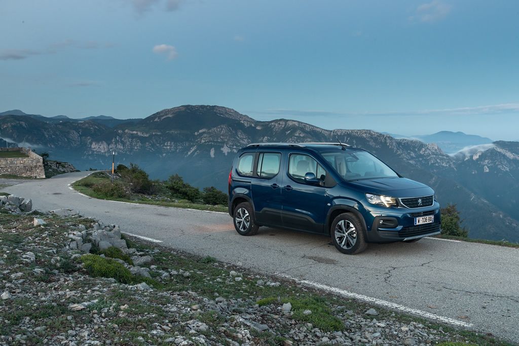 Nuevo Peugeot Rifter ya en DIMOLK: Fiabilidad y elegancia para todos los usos y terrenos Nuevo Peugeot Rifter ya en DIMOLK: Fiabilidad y elegancia para todos los usos y terrenos