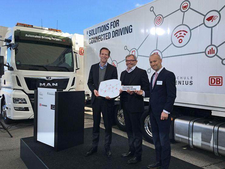 Platooning en las aplicaciones de logística: MAN hace entrega de los vehículos piloto a DB Schenker Platooning en las aplicaciones de logística: MAN hace entrega de los vehículos piloto a DB Schenker