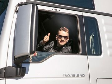 Jorge Lorenzo renueva su confianza en la fiabilidad de MAN para afrontar el Mundial de MotoGP. Jorge Lorenzo renueva su confianza en la fiabilidad de MAN para afrontar el Mundial de MotoGP.