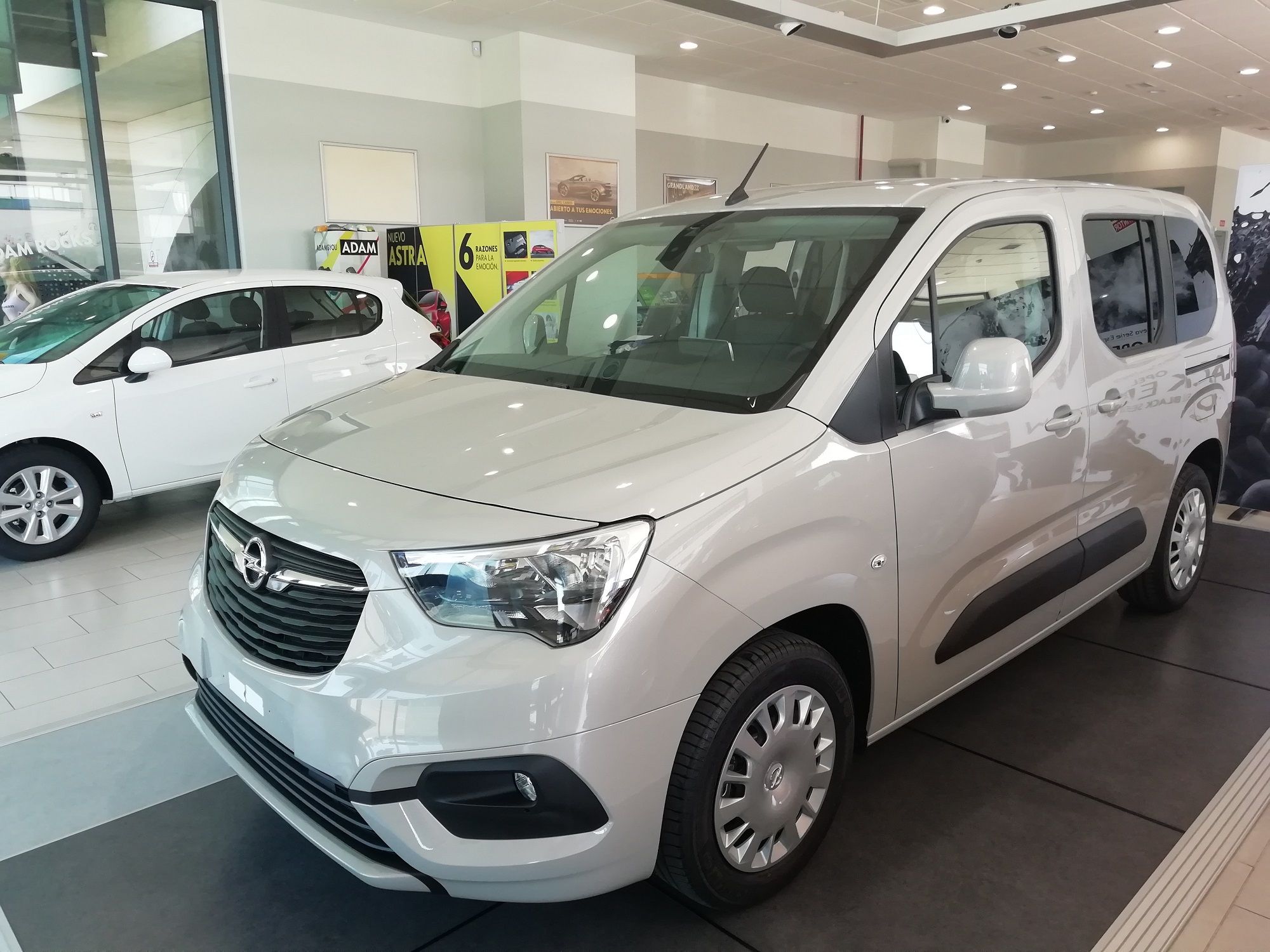 OPEL COMBO LIFE 1.5D S/S SELECTIVE L 100CV POR 17.500€ OPEL COMBO LIFE 1.5D S/S SELECTIVE L 100CV POR 17.500€