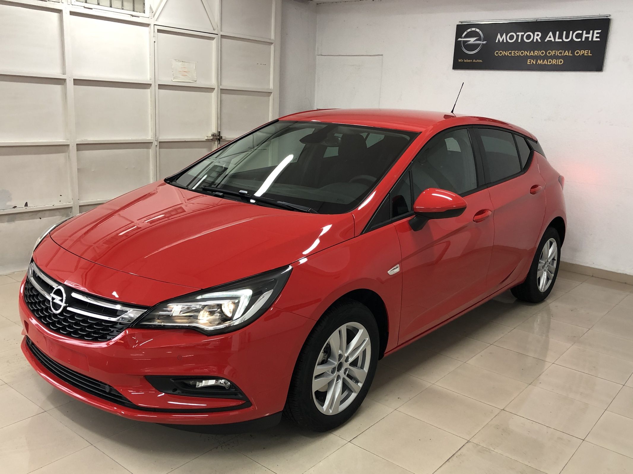 Astra 5P Sight&Connect 1.6CDTI S/S (110CV) Astra 5P Sight&Connect 1.6CDTI S/S (110CV)