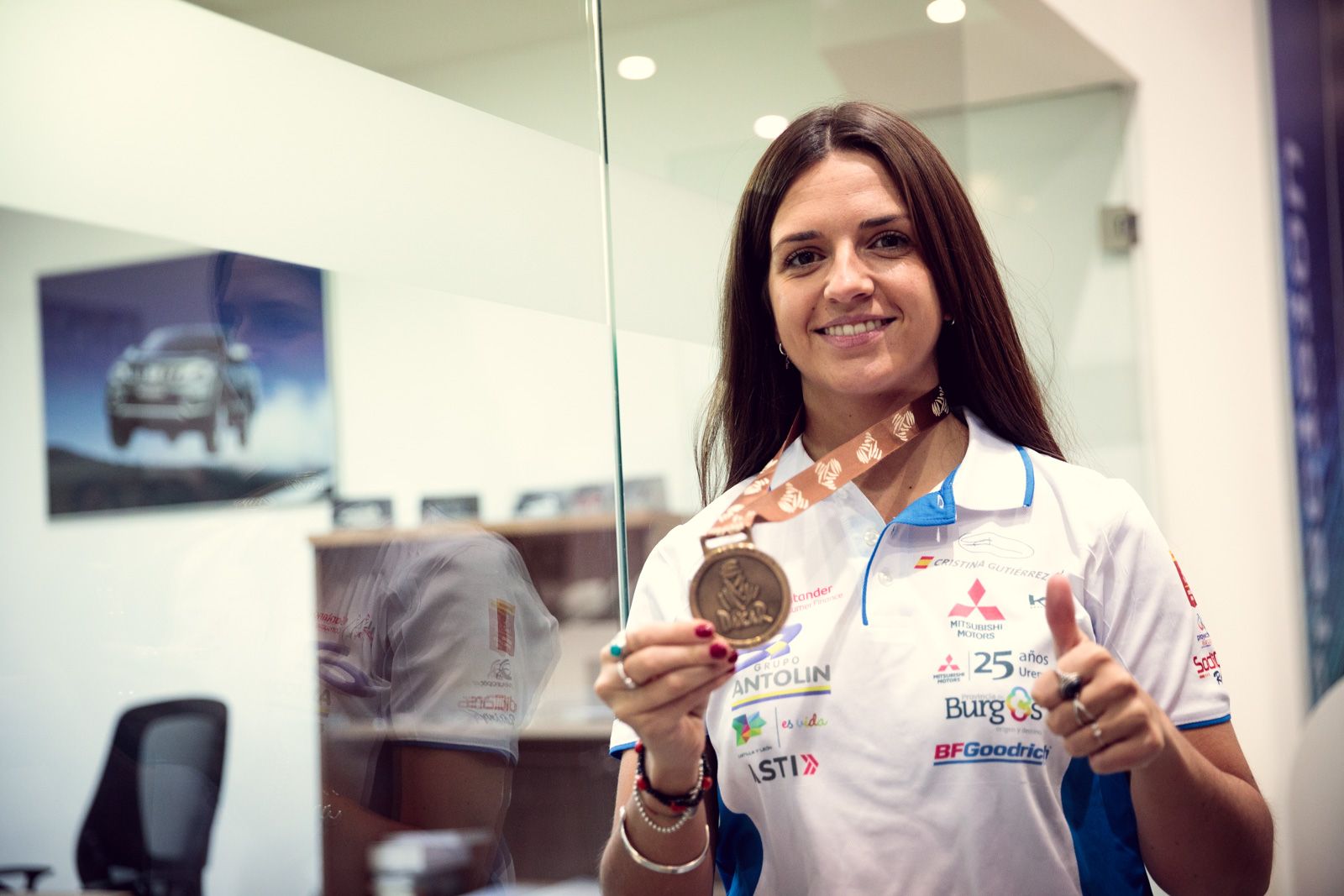 Cristina Gutiérrez visita nuestra concesión Mitsubishi Gil Automoción tras batir el record personal en su tercer Dakar finalizado Cristina Gutiérrez visita nuestra concesión Mitsubishi Gil Automoción tras batir el record personal en su tercer Dakar finalizado