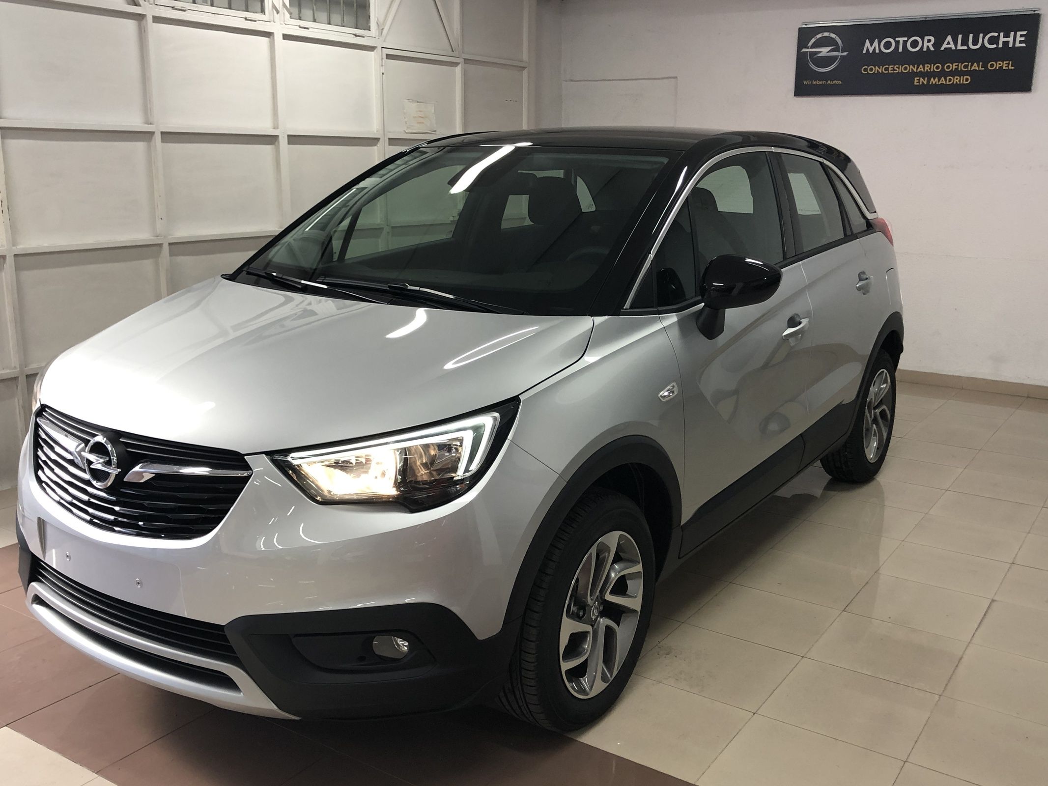 Opel Crossland X Design Line 1.2 S&S (110cv) desde 15.275€ Opel Crossland X Design Line 1.2 S&S (110cv) desde 15.275€