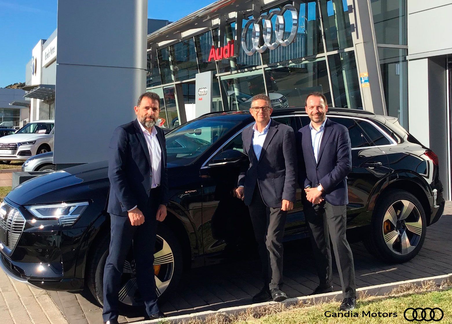 Audi Gandia Motors entrega la primera unidad del e-tron Audi Gandia Motors entrega la primera unidad del e-tron