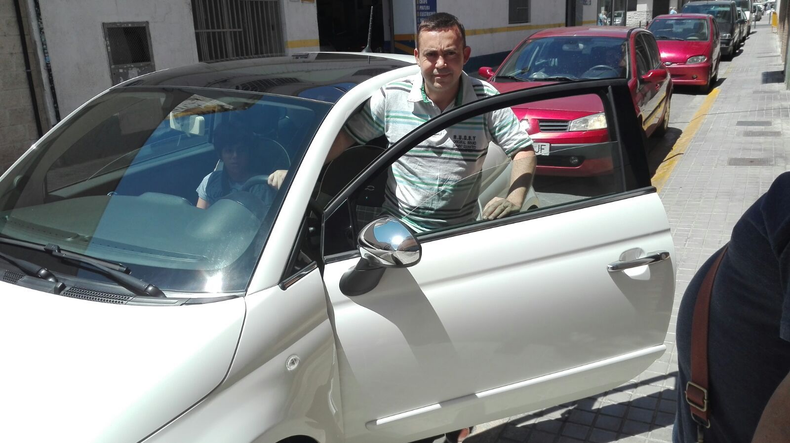 Entrega a Oscar un Fiat 500 en Valencia Entrega a Oscar un Fiat 500 en Valencia