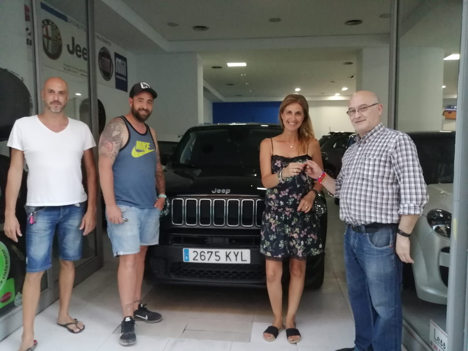 Entrega a Enma María y Jose de un Jeep Renegade Entrega a Enma María y Jose de un Jeep Renegade