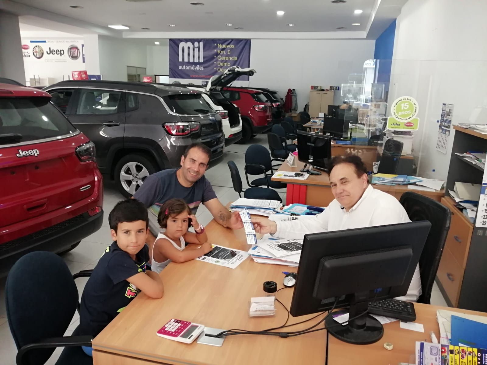 Seguimos haciendo felices a nuestros clientes.Arranca la campaña; ¡Milautomóviles te invita este verano al cine! Seguimos haciendo felices a nuestros clientes.Arranca la campaña; ¡Milautomóviles te invita este verano al cine!