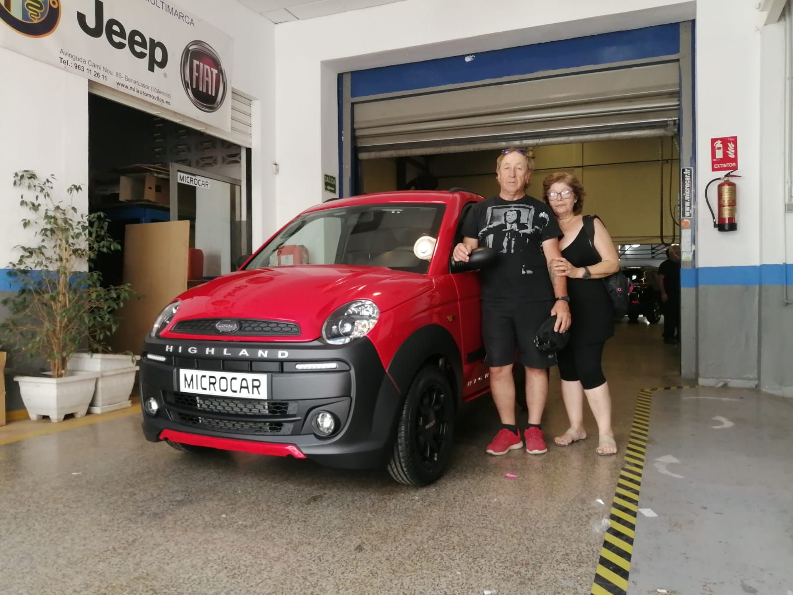 Entrega a Marisa y Demetrio de un Microcar Highland Entrega a Marisa y Demetrio de un Microcar Highland