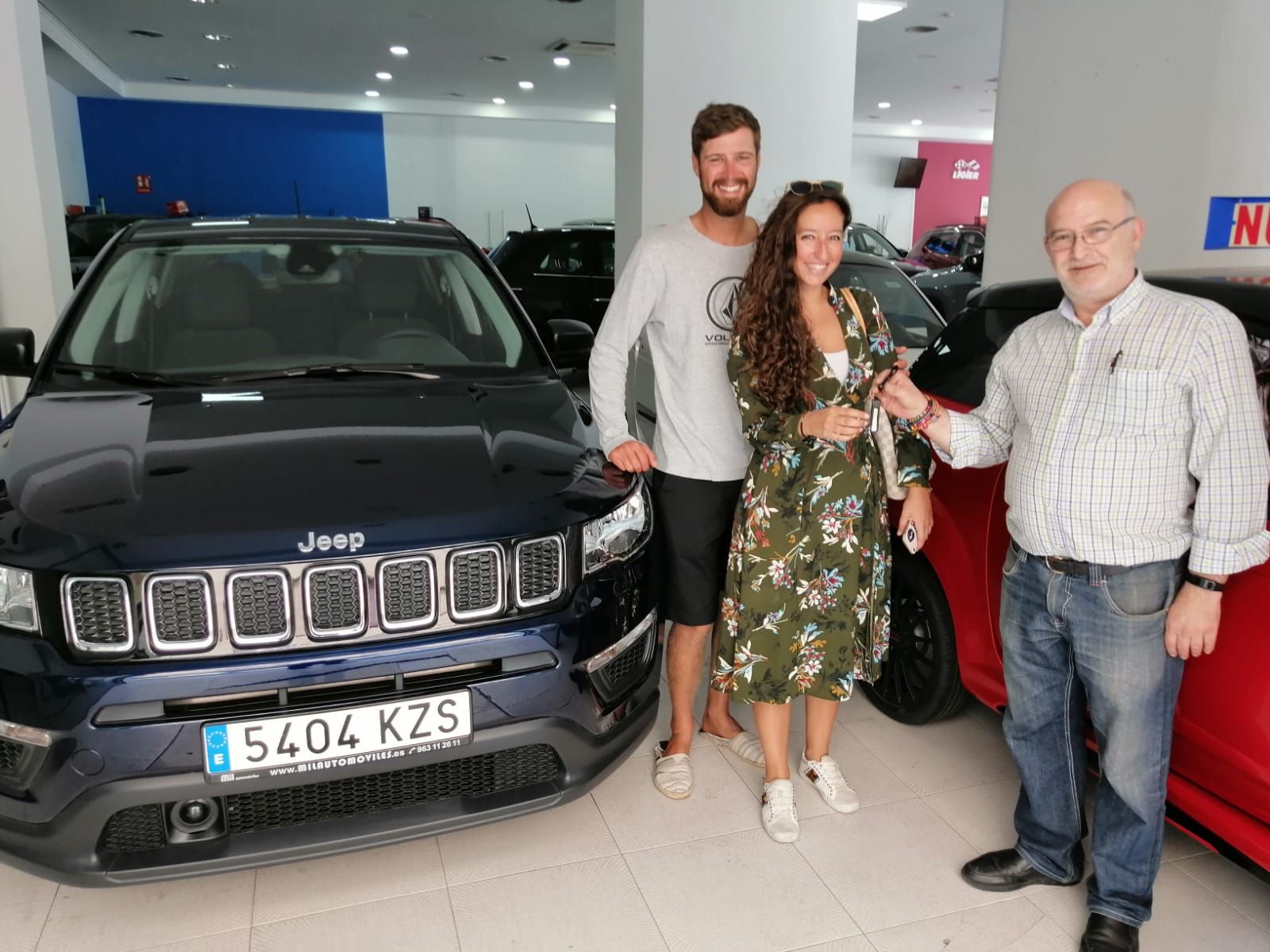 Milautomóviles entrega a Beatriz un Jeep Compass Milautomóviles entrega a Beatriz un Jeep Compass