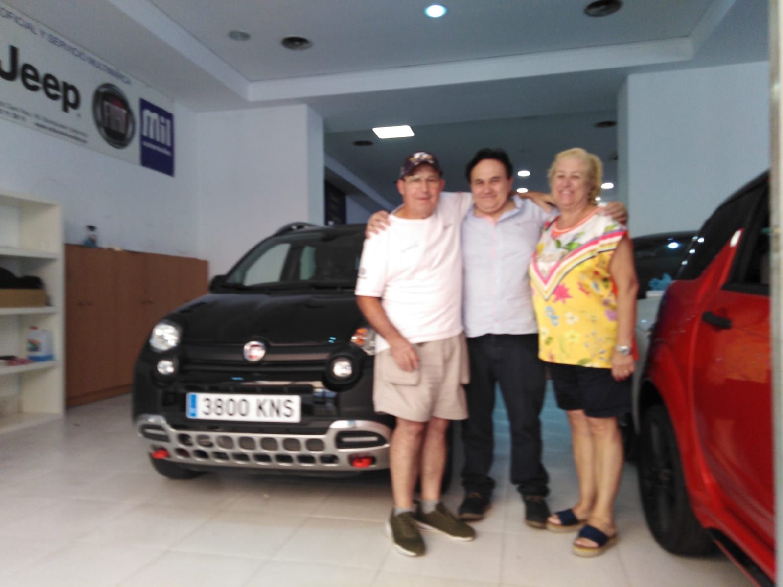 Milautomóviles entrega a Lola y Miguel un Fiat Panda Cross 4X4 Milautomóviles entrega a Lola y Miguel un Fiat Panda Cross 4X4