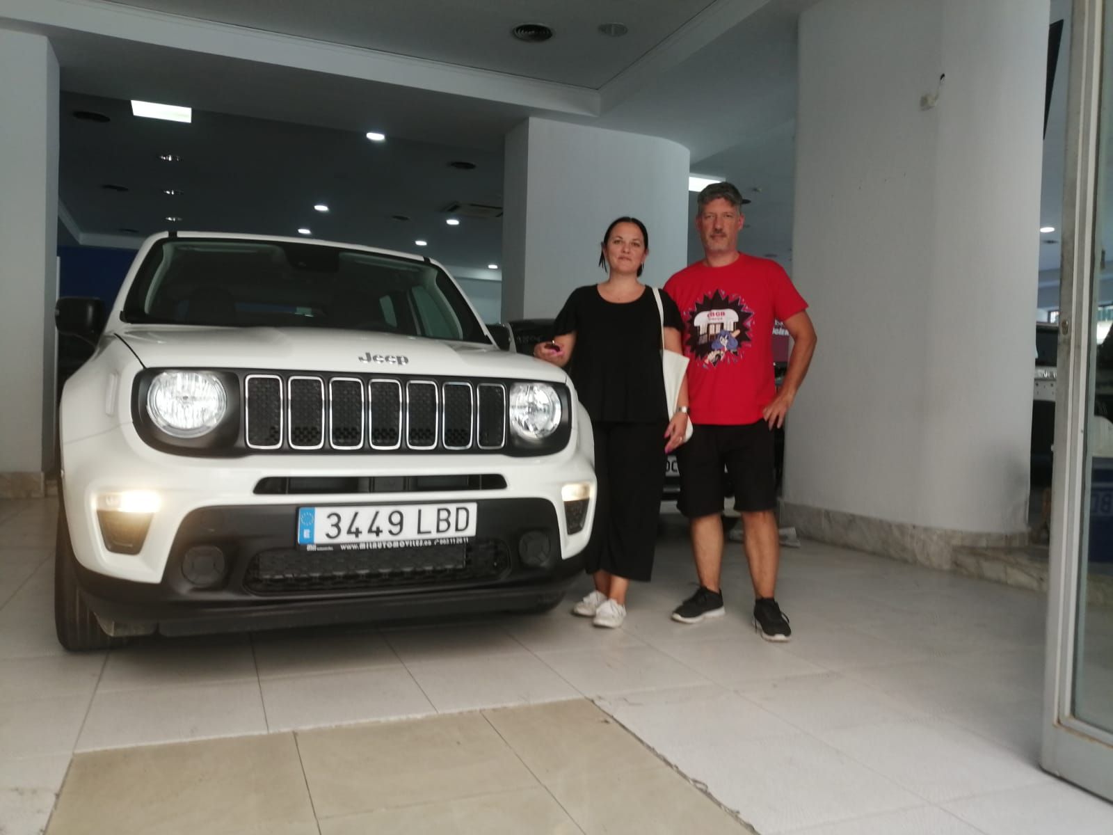 Milautomóviles entrega a Sonia y Salva un Jeep Renegade Sport Milautomóviles entrega a Sonia y Salva un Jeep Renegade Sport