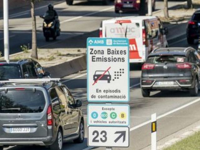 Zona de Bajas Emisiones de Barcelona: en 2020 comienzan las prohibiciones Zona de Bajas Emisiones de Barcelona: en 2020 comienzan las prohibiciones