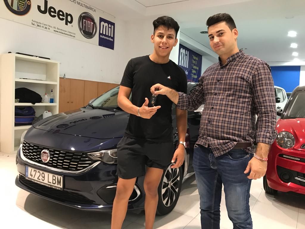 Milautomóviles entrega a Javier un Fiat Tipo Milautomóviles entrega a Javier un Fiat Tipo