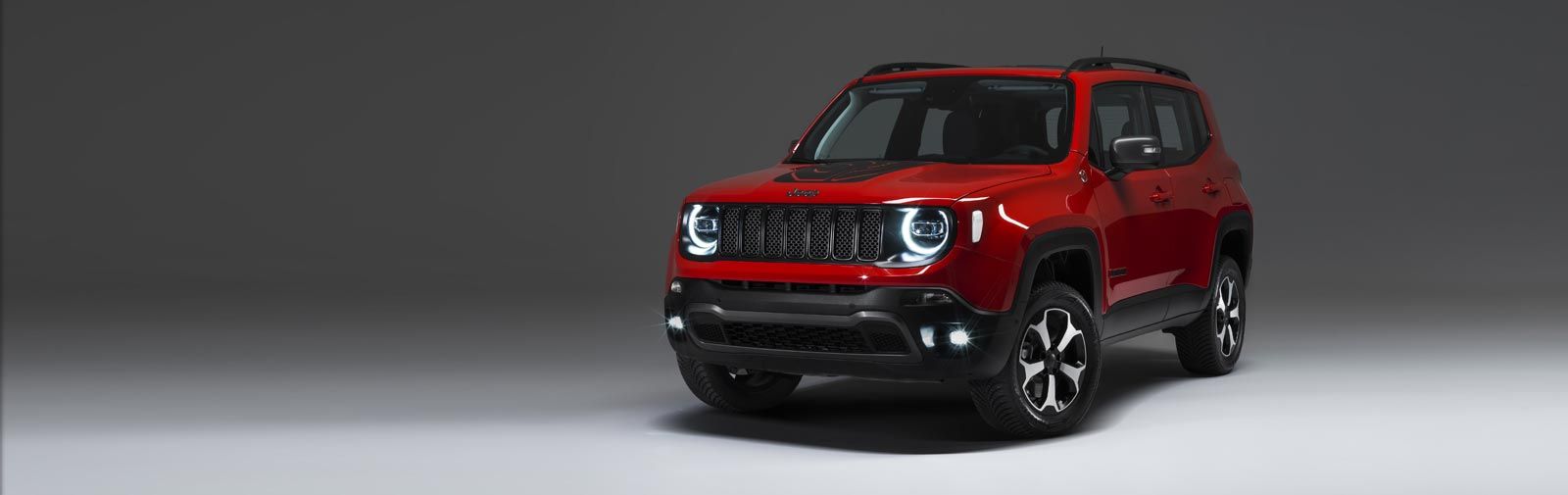 Este año la marca Jeep sigue sorprendiendo al público en el Salón Internacional del Automóvil de Ginebra. Este año la marca Jeep sigue sorprendiendo al público en el Salón Internacional del Automóvil de Ginebra.