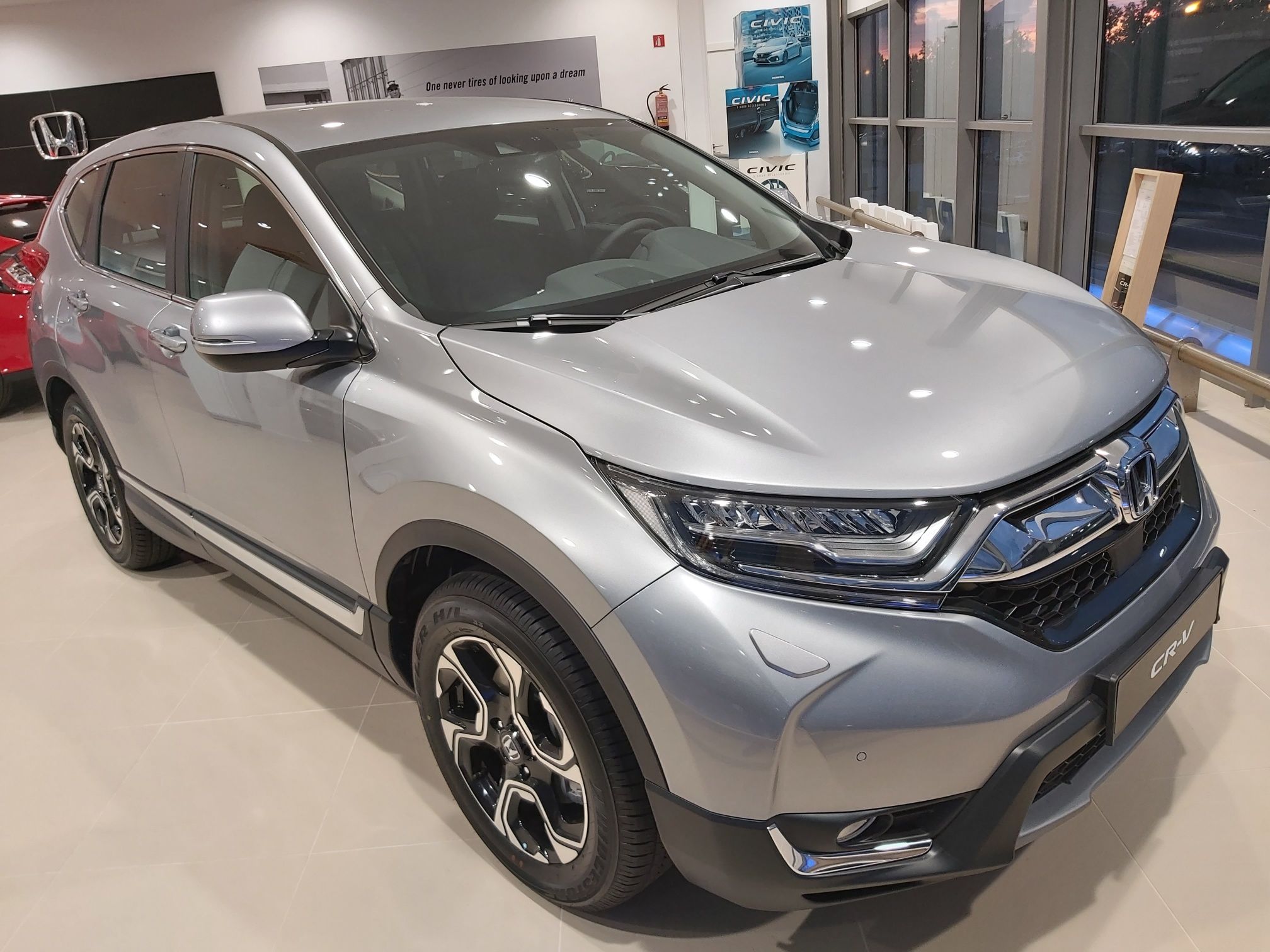 HONDA CR-V ELEGANCE NAVI 4X2 1.5 i V-TEC 173cv HONDA CR-V ELEGANCE NAVI 4X2 1.5 i V-TEC 173cv