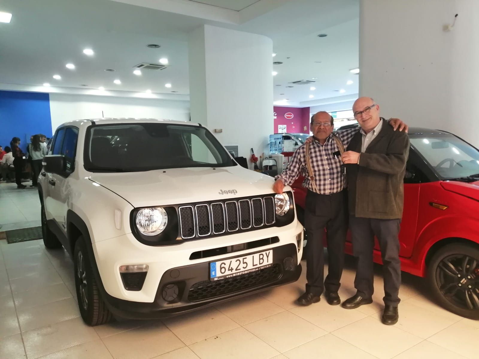 Milautomóviles entrega a Aníbal un Jeep Renegade Milautomóviles entrega a Aníbal un Jeep Renegade