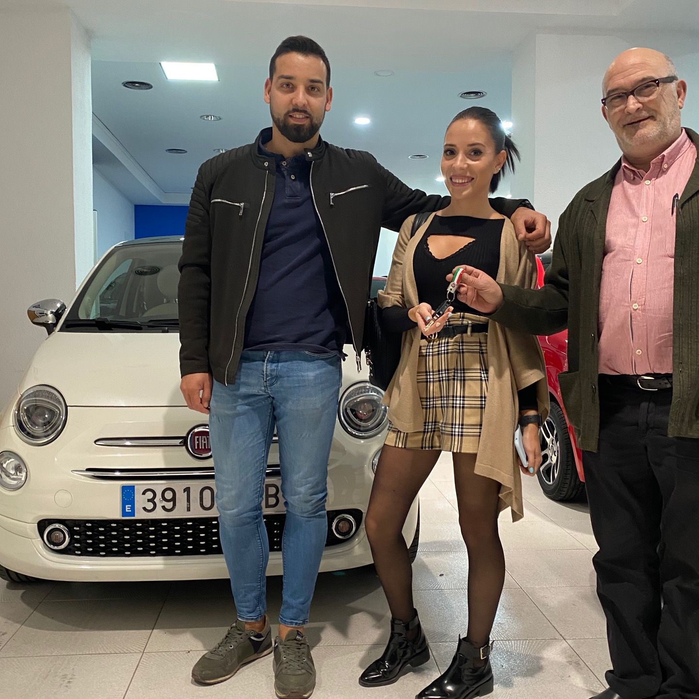 Milautomóviles entrega a Estefanía y José un fantástico Fiat 500 Milautomóviles entrega a Estefanía y José un fantástico Fiat 500