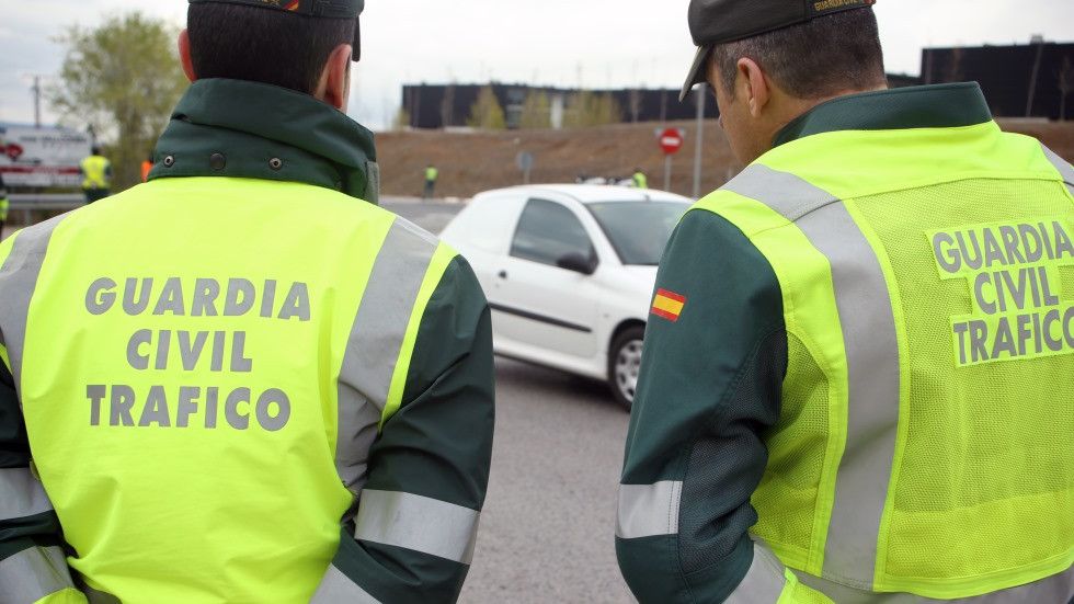 La DGT quiere que guardias civiles en la reserva examinen del carné de conducir La DGT quiere que guardias civiles en la reserva examinen del carné de conducir