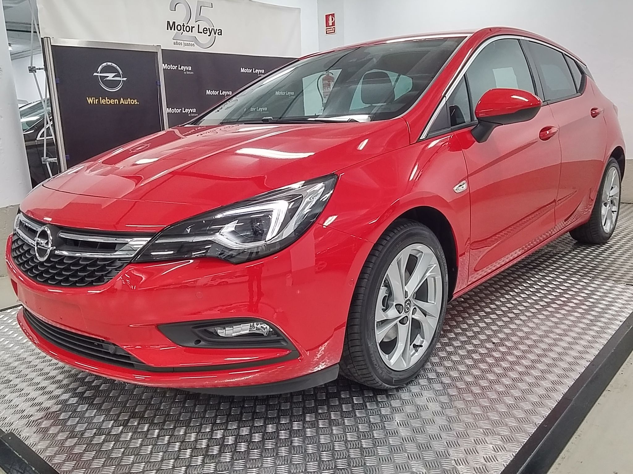 17.700€ OPEL ASTRA 5P DYNAMIC 1.4T 125CV km0 17.700€ OPEL ASTRA 5P DYNAMIC 1.4T 125CV km0