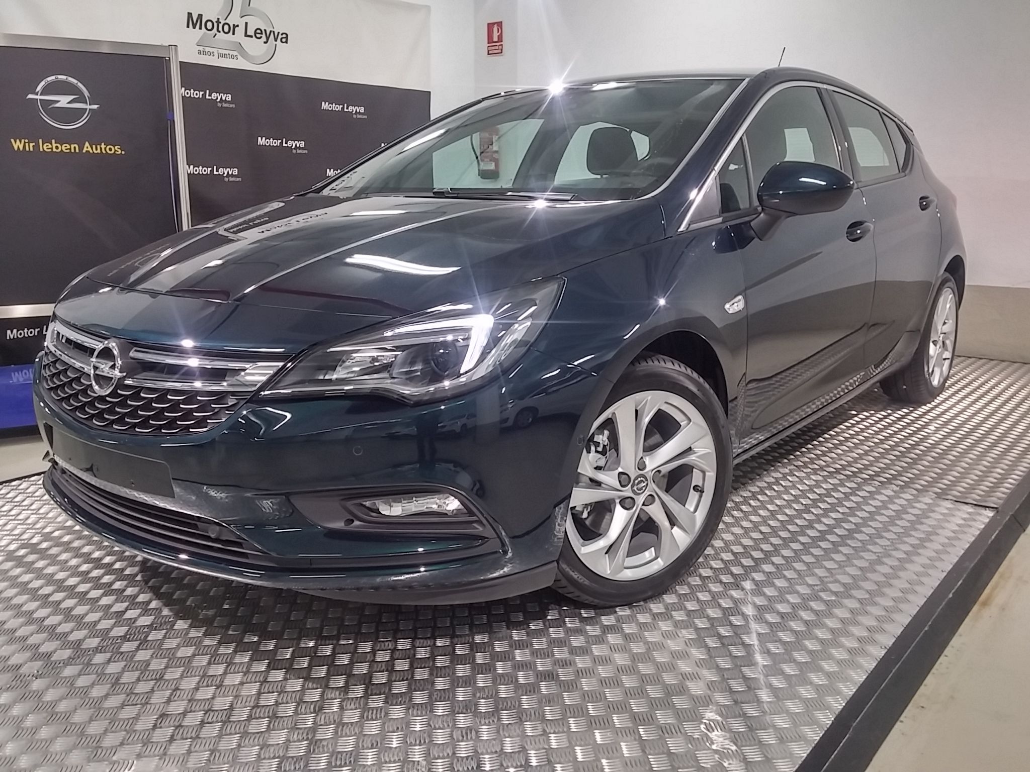 18.300€ OPEL ASTRA 5P DYNAMIC 1.4T 125CV km0 18.300€ OPEL ASTRA 5P DYNAMIC 1.4T 125CV km0