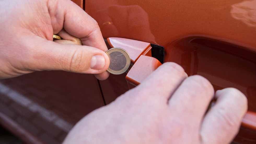 La Policía avisa del truco de la moneda en el coche: por qué debes tener cuidado La Policía avisa del truco de la moneda en el coche: por qué debes tener cuidado
