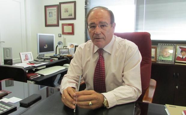 Premio IDEAL del Año en Economía. Premio IDEAL del Año en Economía.