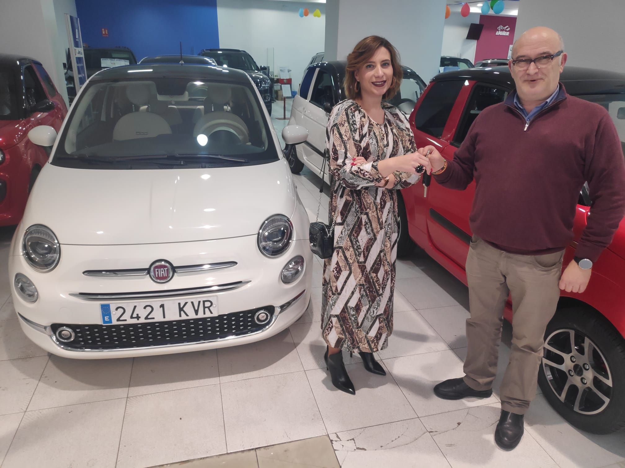 Milautomóviles entrega un súper Fiat 500 automatico a María José Milautomóviles entrega un súper Fiat 500 automatico a María José