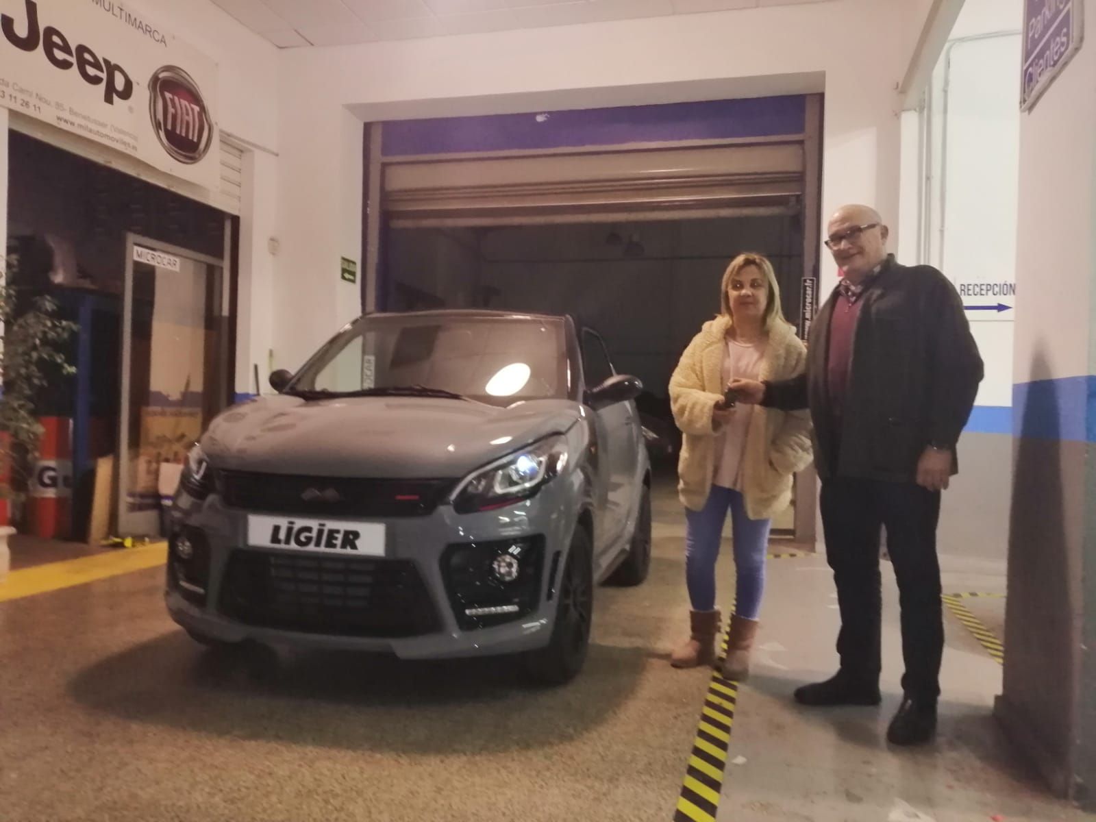 Milautomóviles entrega un Ligier JS50 Sport a María Milautomóviles entrega un Ligier JS50 Sport a María