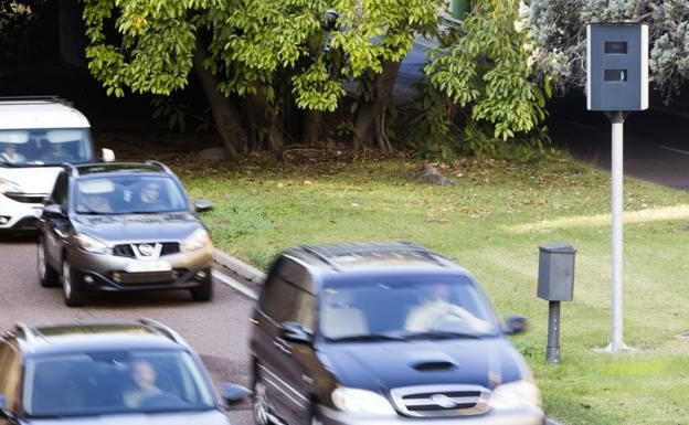 Los radares cazan cada día a cien conductores en Valencia Los radares cazan cada día a cien conductores en Valencia
