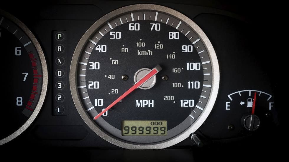Cárcel para dos hombres que estafaron casi 3.000 euros en la venta de un coche Cárcel para dos hombres que estafaron casi 3.000 euros en la venta de un coche