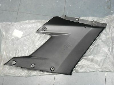 TAPA LATERAL SUPERIOR DERBI GPR 50 TAPA LATERAL SUPERIOR DERBI GPR 50